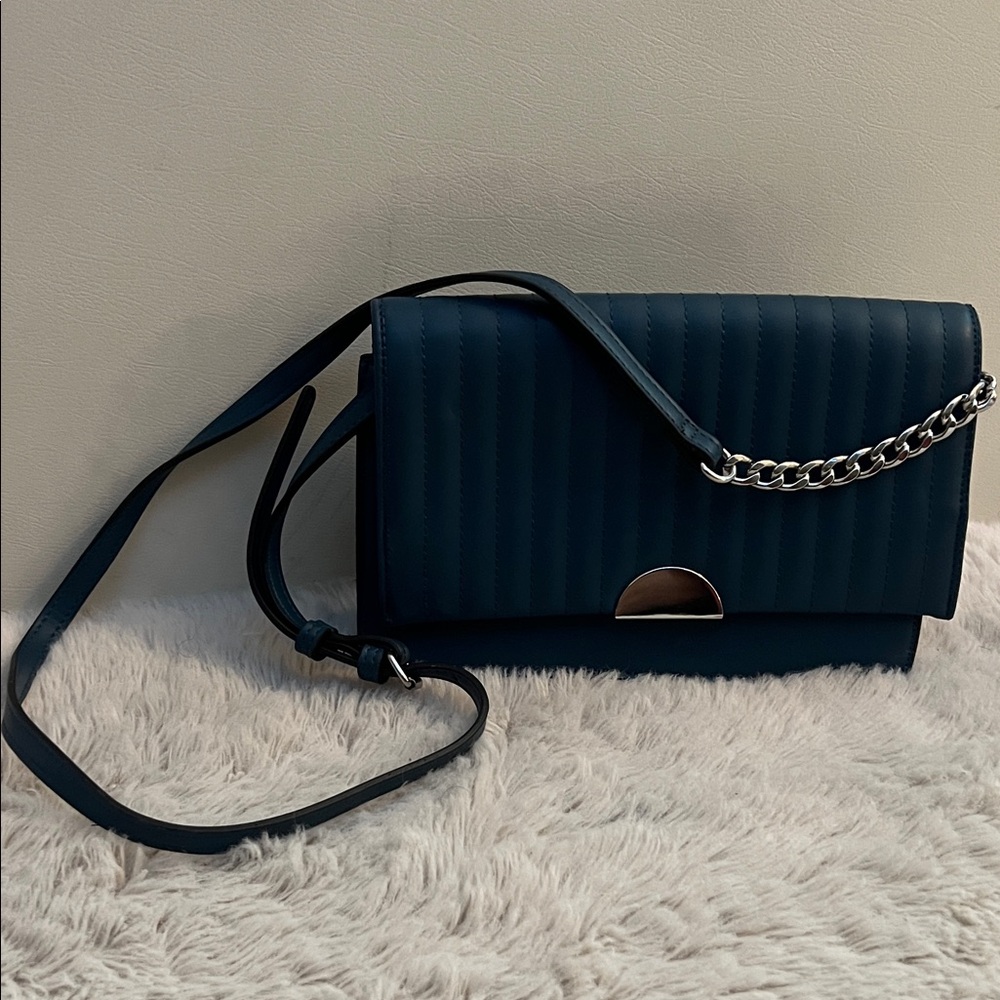 Elegant blue Quilted Chain Strap Bag